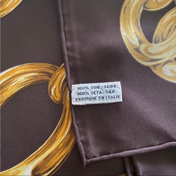 RARE CHANEL Large Silk Scarf AUTHENTICATED - Picture 9 of 14